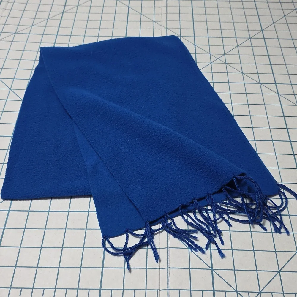 Blue Fleece Scarf with Yarn Fringe, Max Grey, Preloved‎ 54